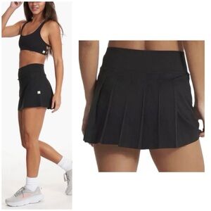 Vuori Halo Performance pleated skort black medium